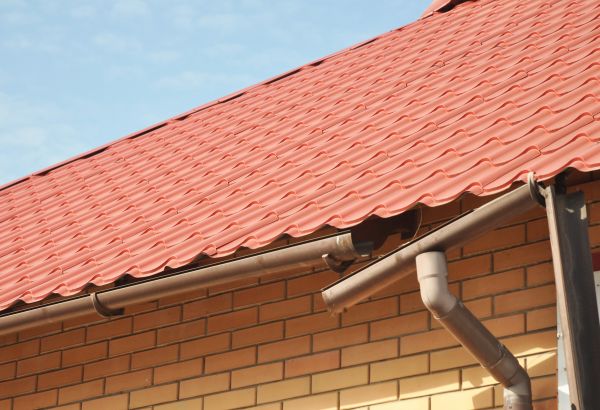 Loose Gutter Repair in Miami Beach