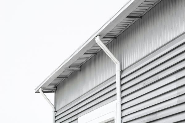 Factory Gutter Installation in Miami Beach