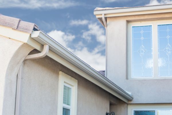Continuous Gutter Installation in Miami Beach