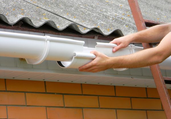 Cost of Gutter Hanging in Miami Beach